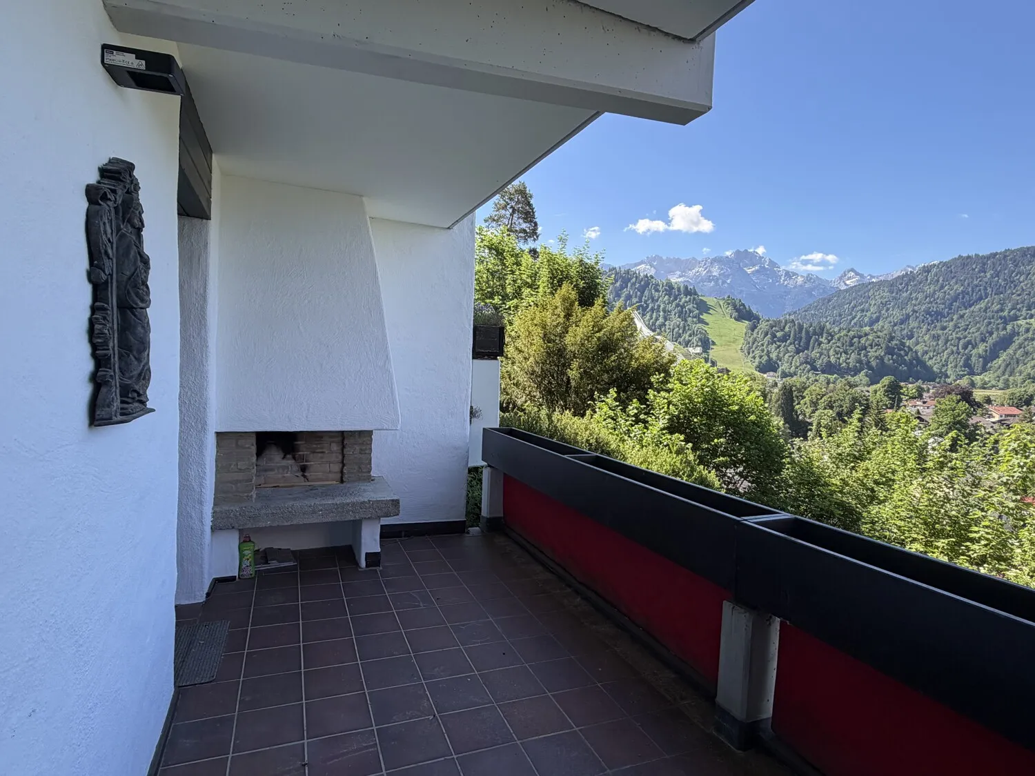 Balkon mit offenen Kamin