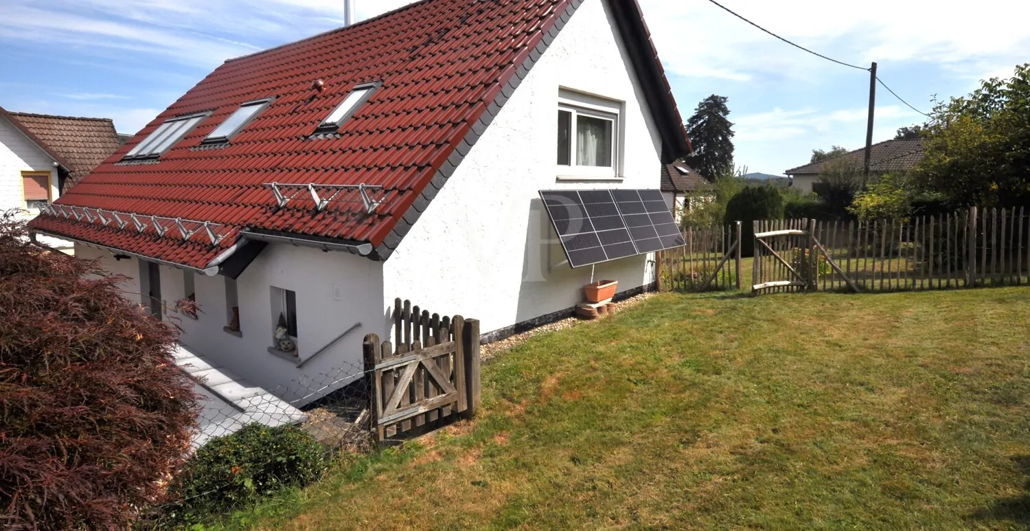 Neue Dachdeckung und Balkonkraftwerk