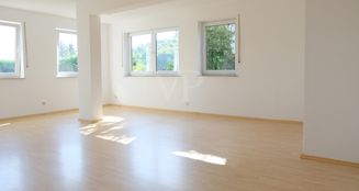von_poll_real_estate_property_25192035_image_3