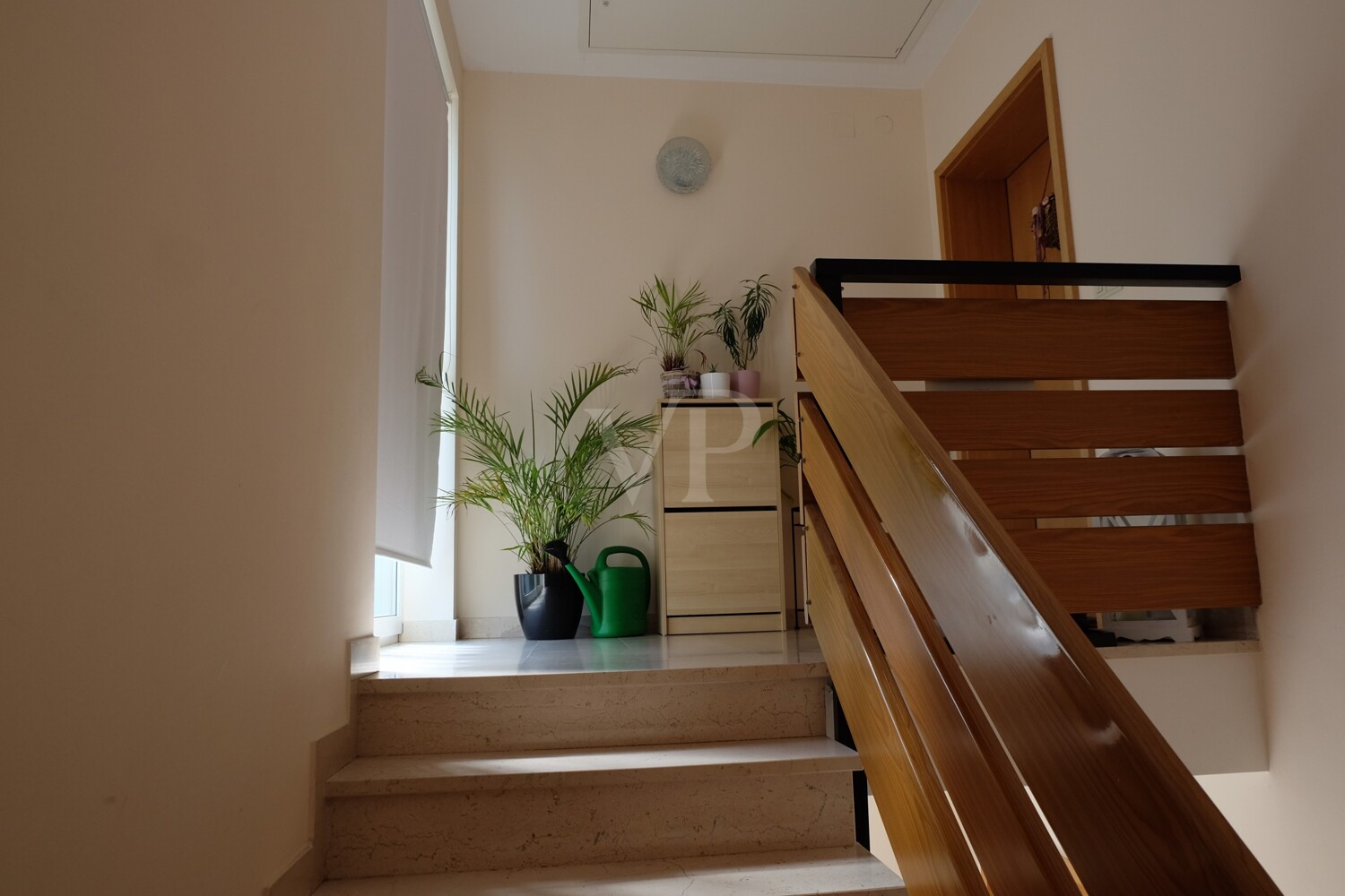 Treppenhaus mit viel Tageslicht