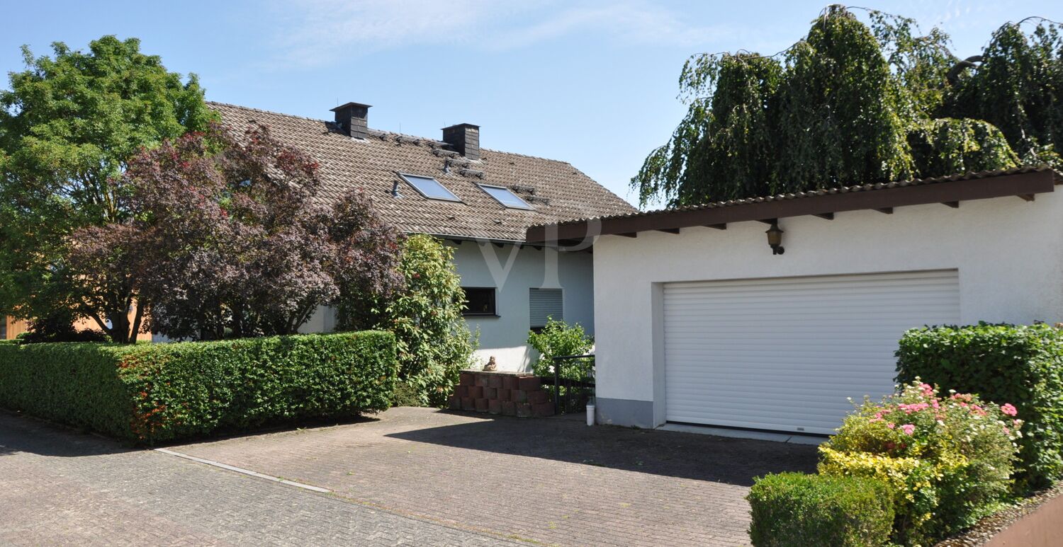 Große Doppelgarage