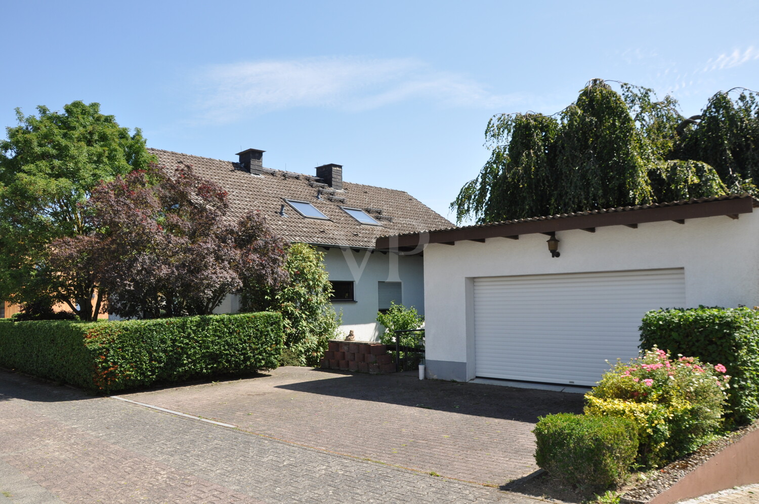 Große Doppelgarage