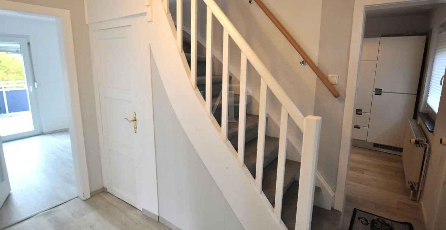 Eingangsbereich mit Treppenhaus