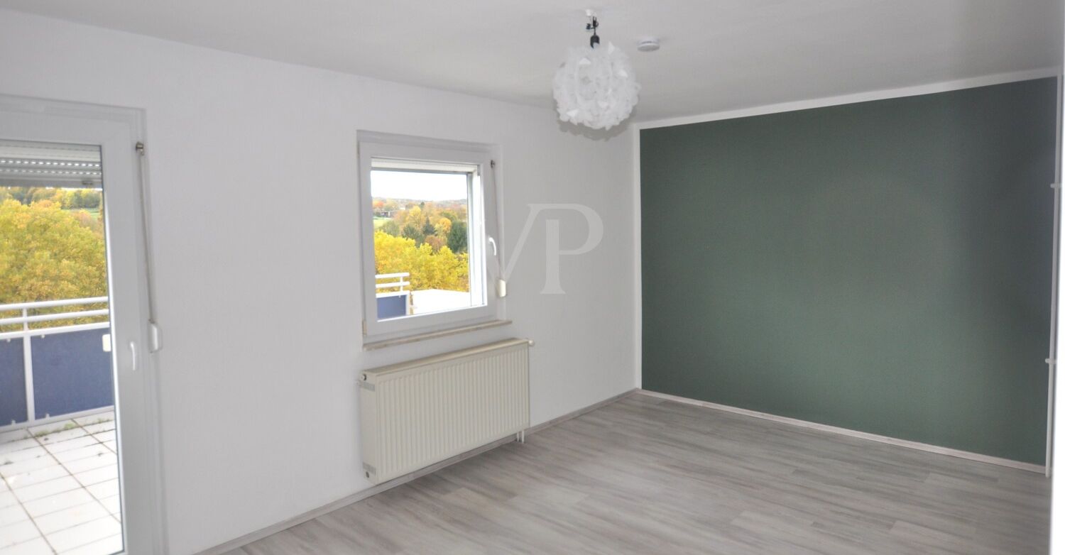 Zimmer mit Balkonzugang