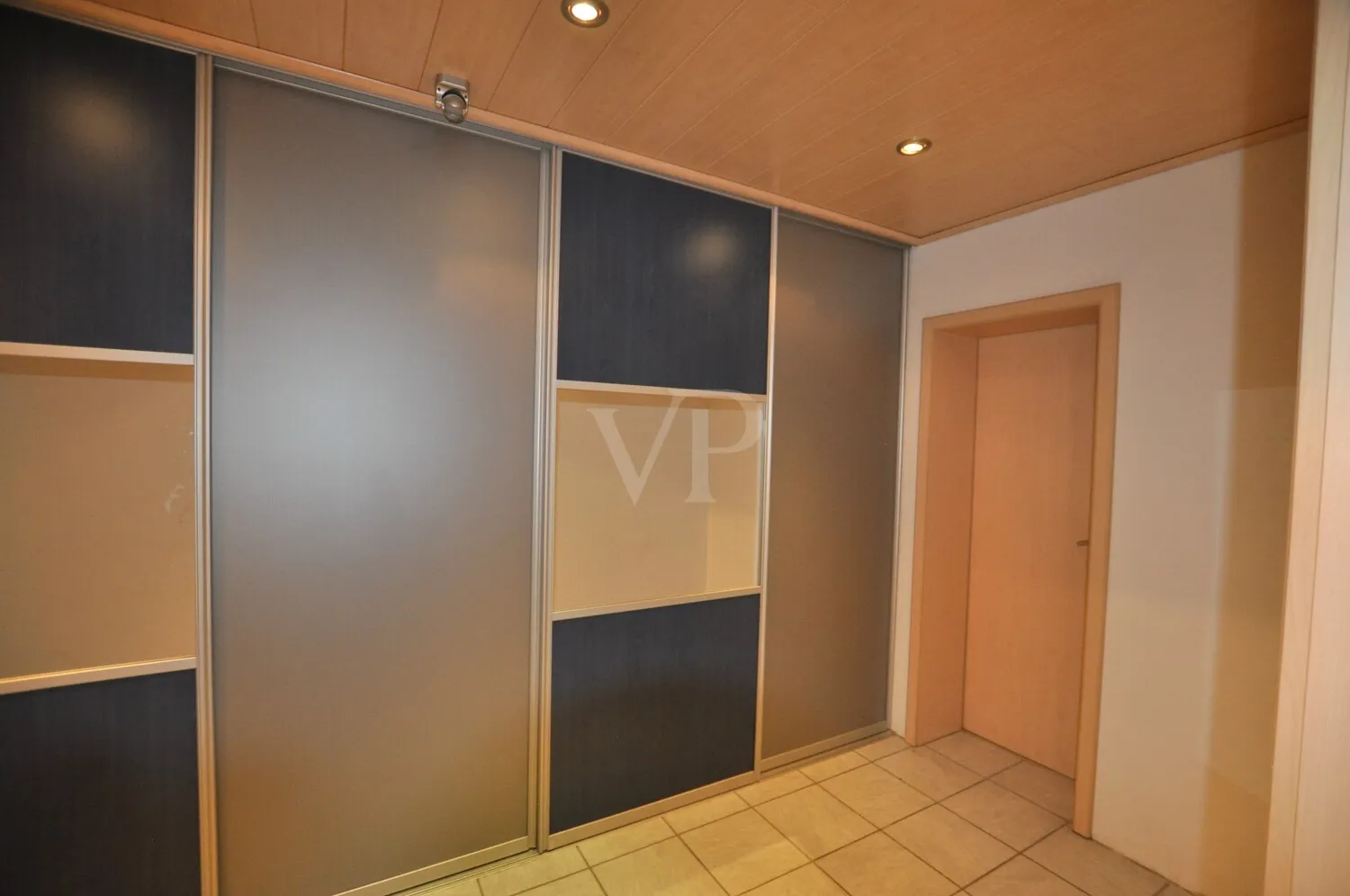 Praktischer Einbauschrank