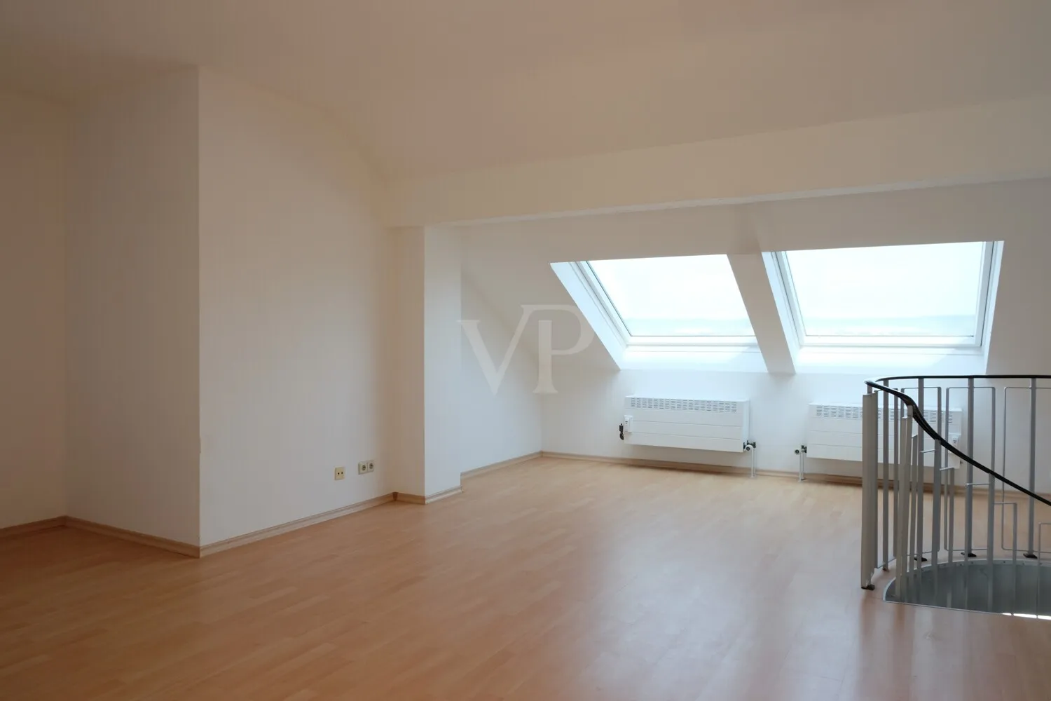 OG mit großen Dachfenstern