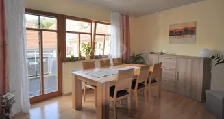 von_poll_real_estate_property_25192018_image_20