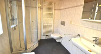 von_poll_real_estate_property_25192018_image_15