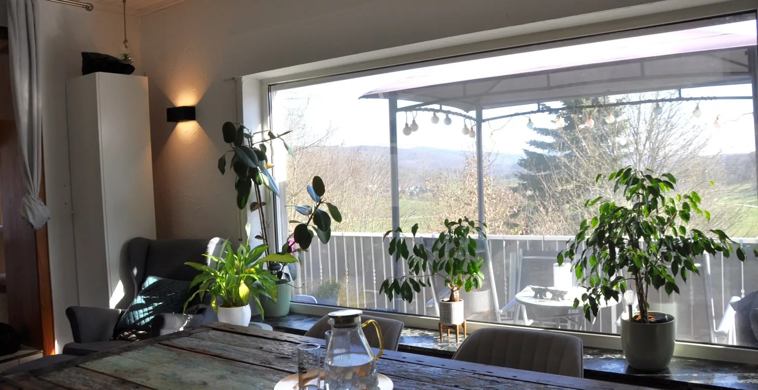 mit Blick in die Natur