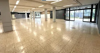 von_poll_real_estate_property_23081012_image_0