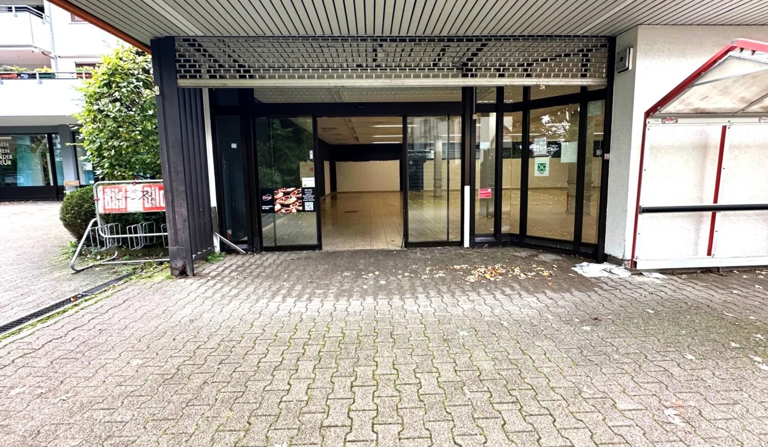 Eingangsbereich Ladenfläche aussen