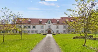 von_poll_real_estate_property_24081010_image_0