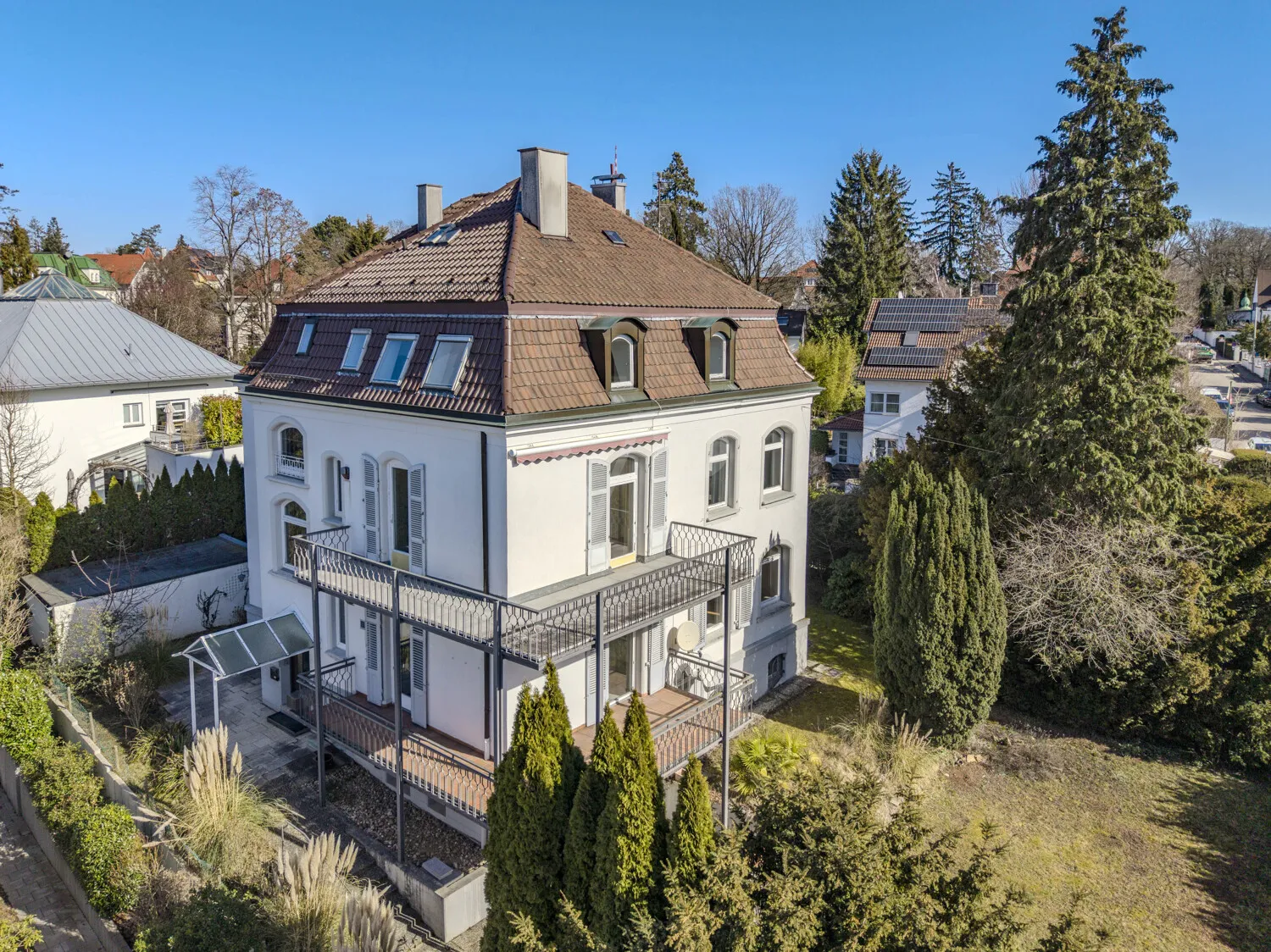 Rückansicht mit Blick in den Garten