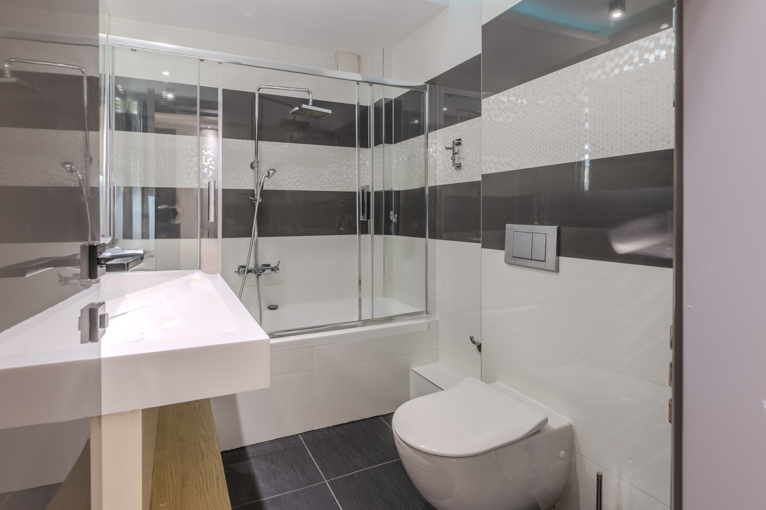 Unteres Badezimmer