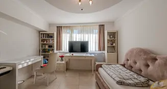 von_poll_real_estate_property_25081021_image_20