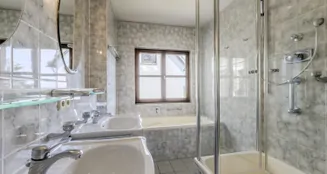 von_poll_real_estate_property_25081026_image_8