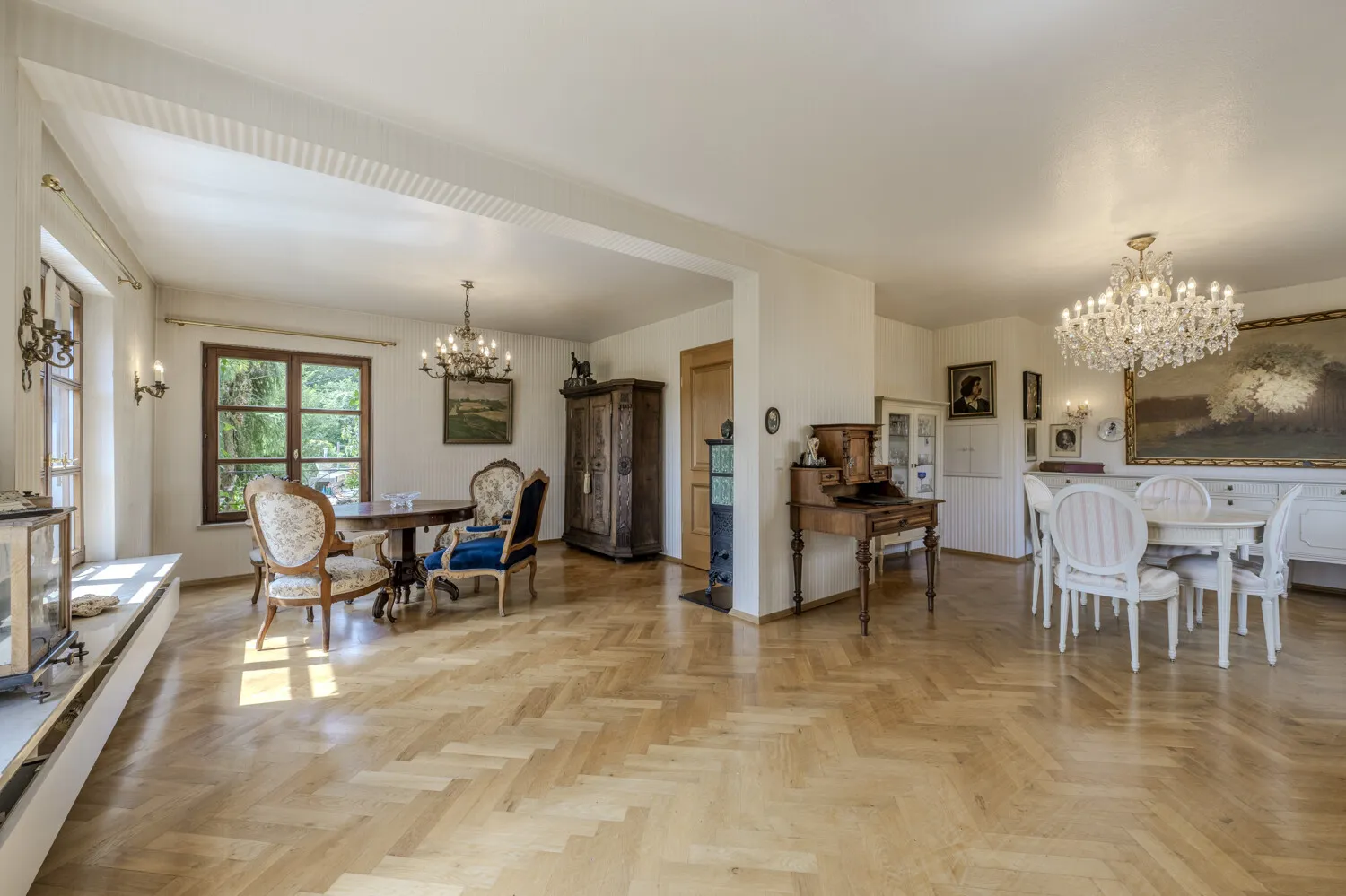 Offenes Wohn- und Esszimmer