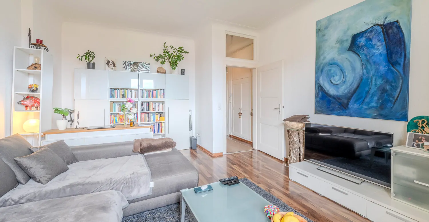 Ein Ort zum Ankommen – das helle und wohnliche Wohnzimmer