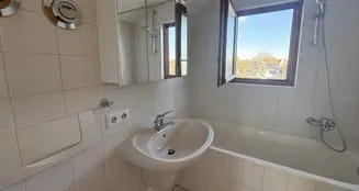 von_poll_real_estate_property_25081037_image_5