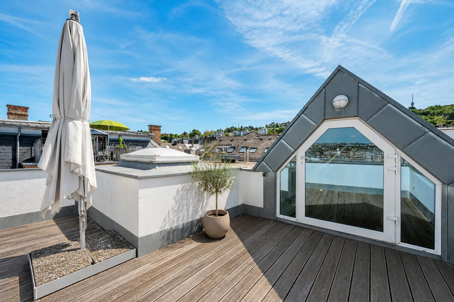 Dachterrasse (KI-gestaged)
