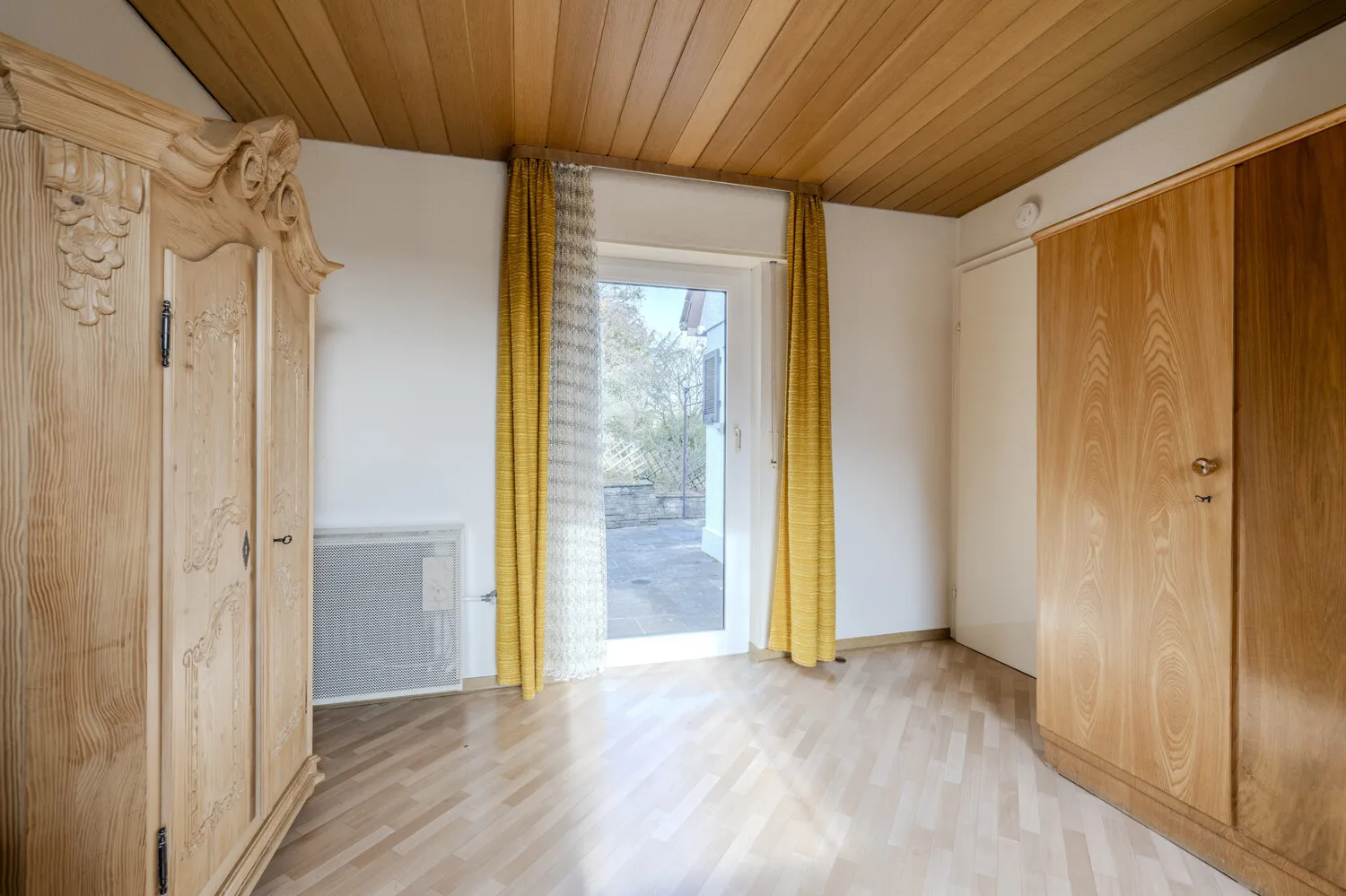 Arbeitszimmer mit Terrassenzugang