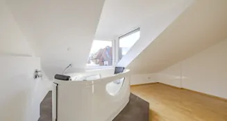 von_poll_real_estate_property_25081040_image_11