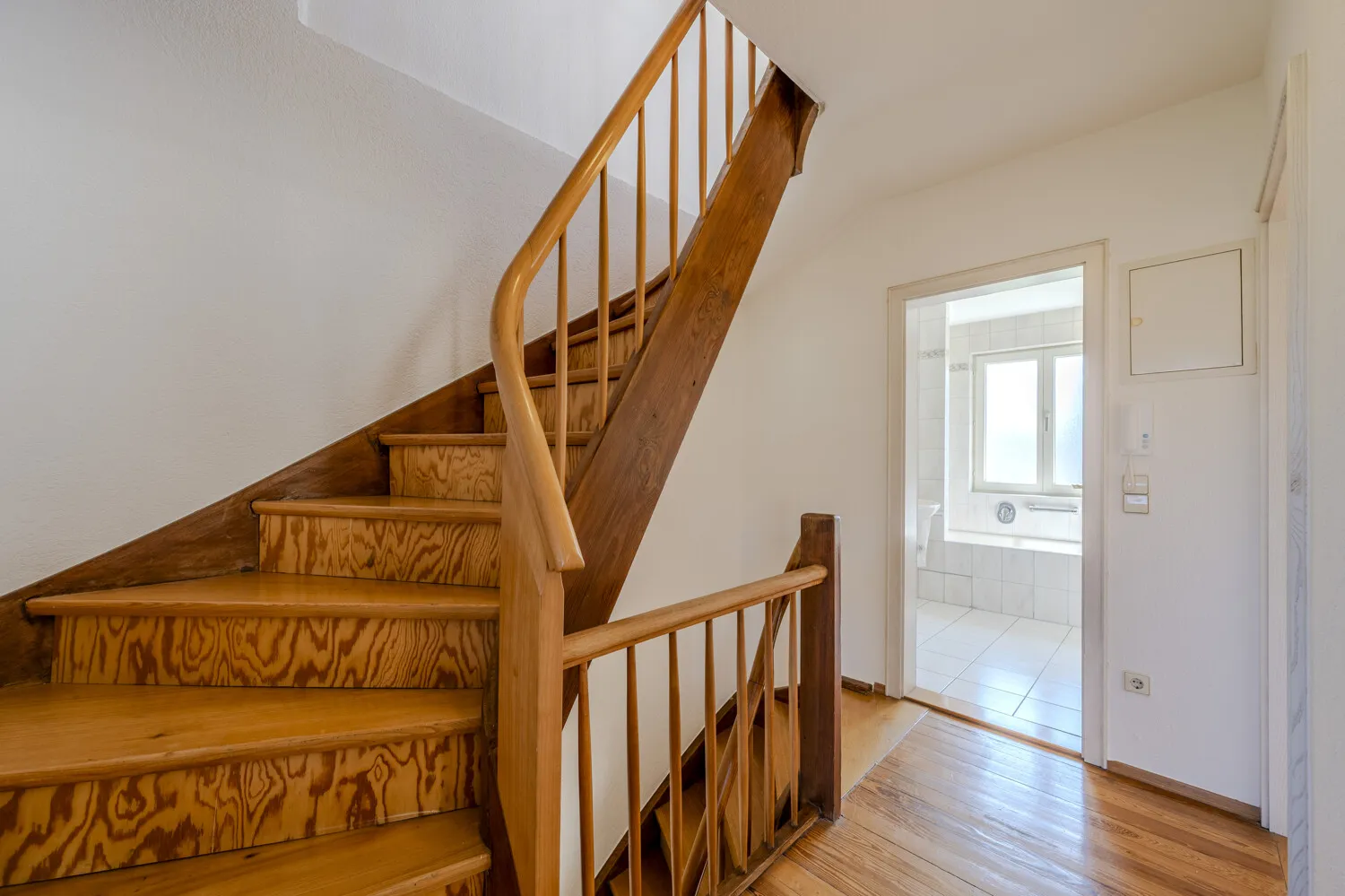 Treppe zum Dachgeschoss
