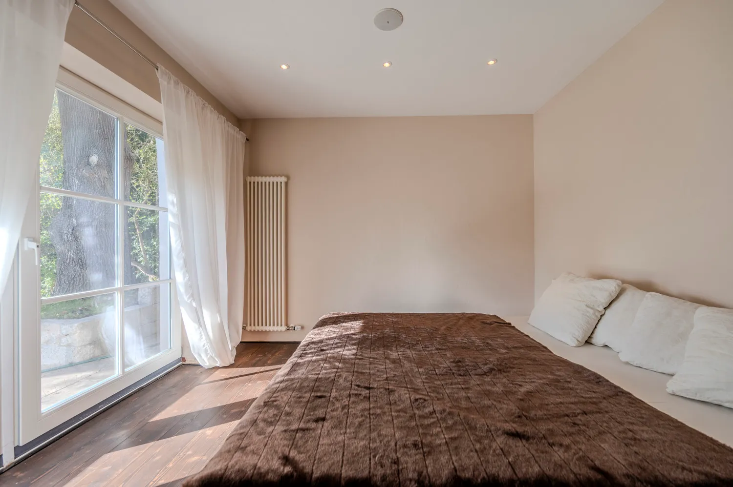 Schlafzimmer Gartengeschoss