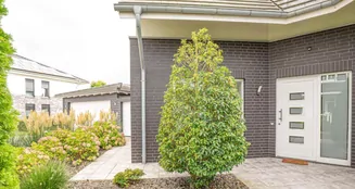 von_poll_real_estate_property_24196039_image_0