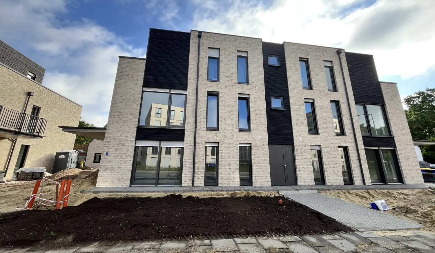 Neubau: Gehobene Obergeschosswohnung in idealer Lage