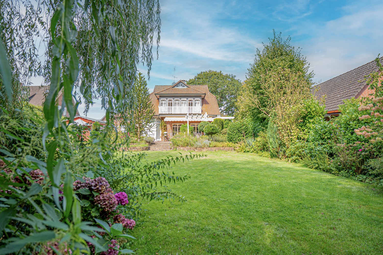 Reizvolles Einfamilienhaus mit traumhaftem Garten