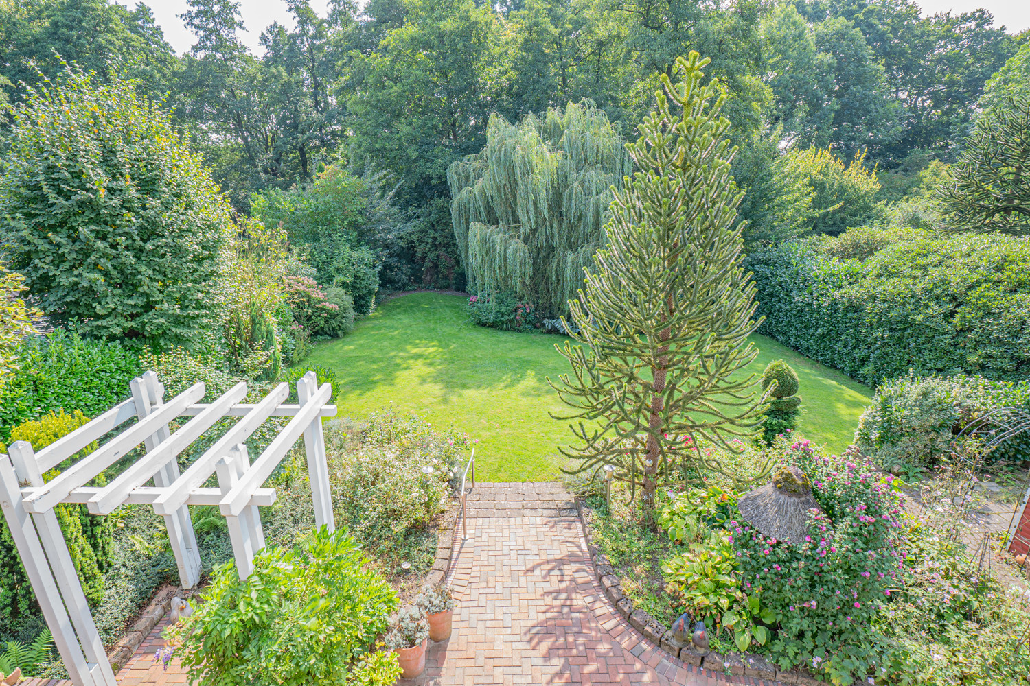 Reizvolles Einfamilienhaus mit traumhaftem Garten