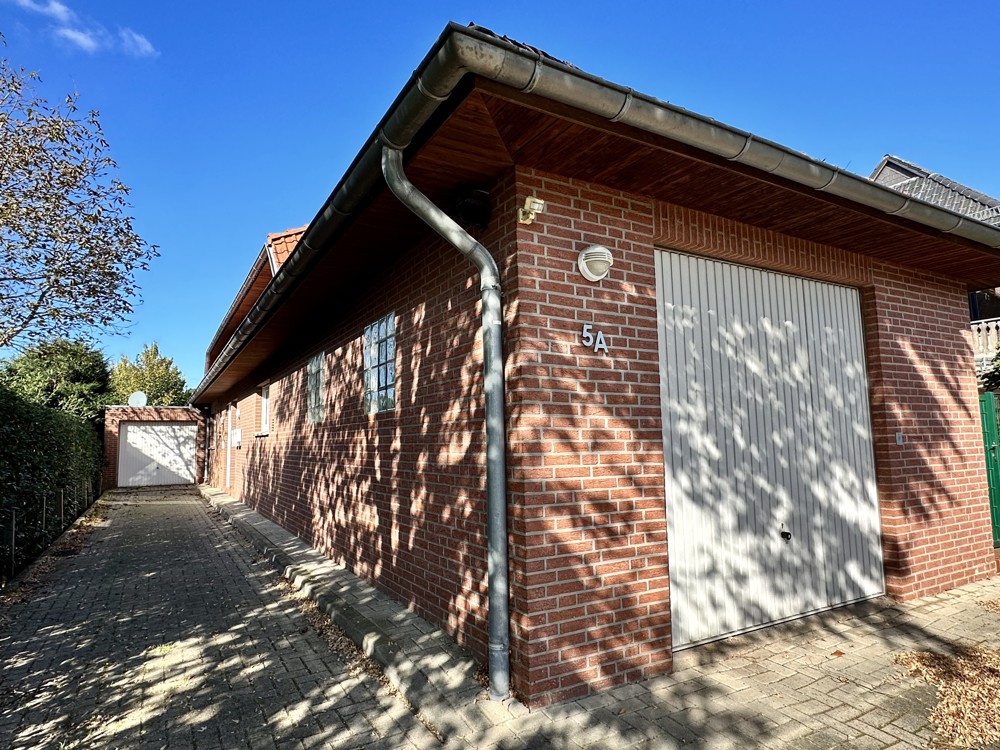 Große Erdgeschosswohnung mit Garten am Burgwald