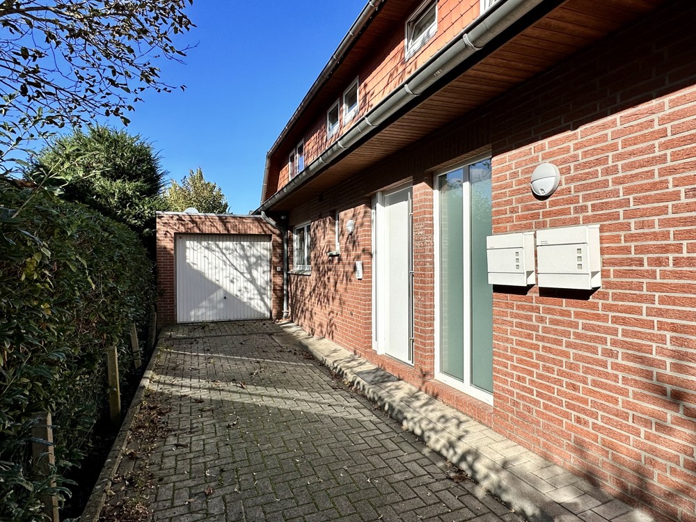 Große Erdgeschosswohnung mit Garten am Burgwald