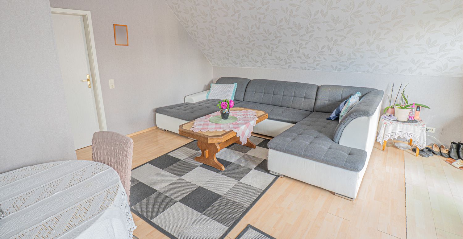 Großzügiges Zweifamilienhaus in gesuchter Lage