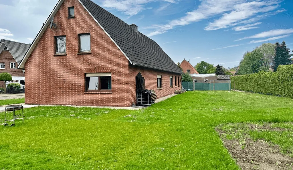 Viel Potential auf großem Grundstück - Sanierung oder Neubebauung