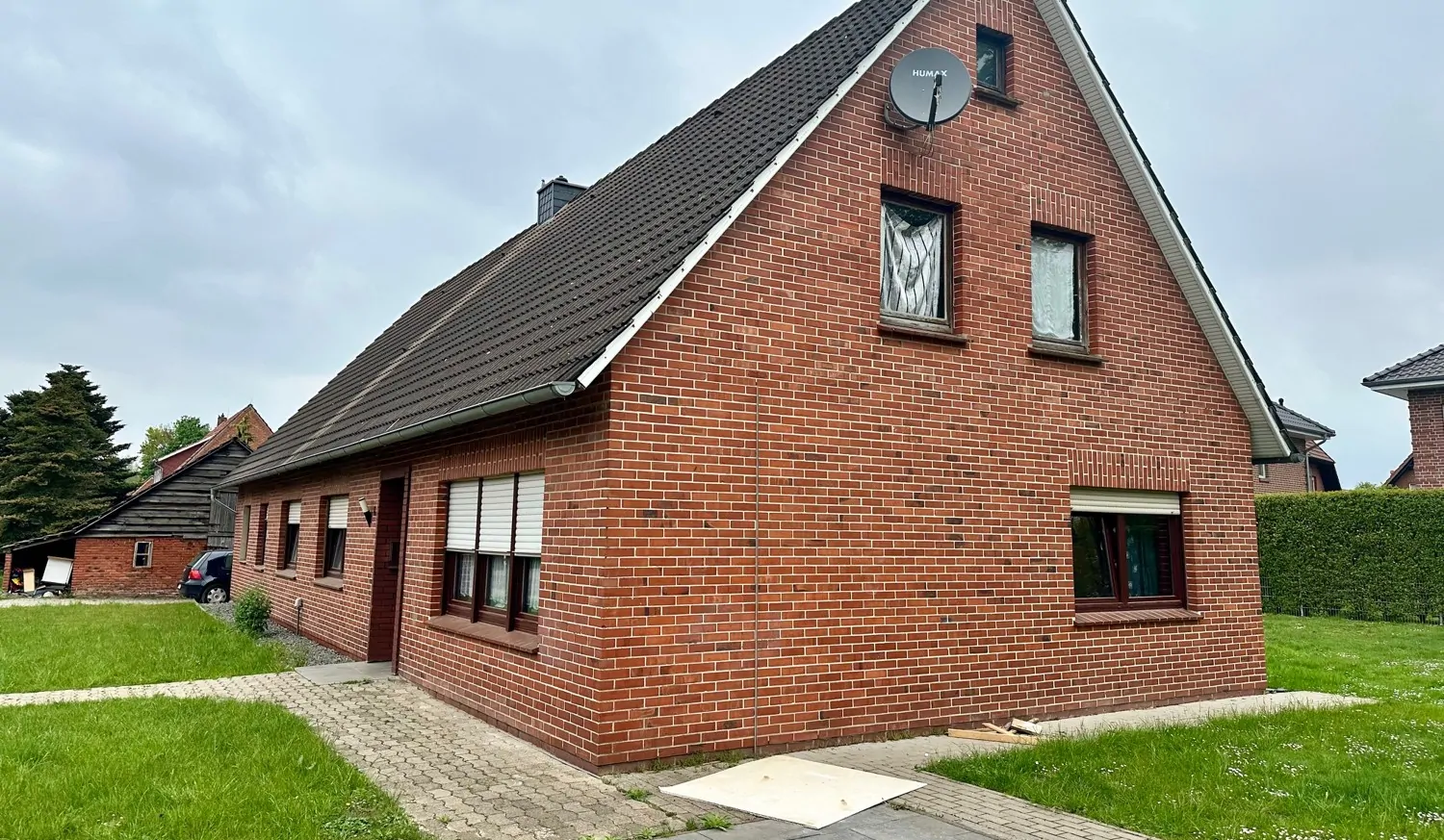 Viel Potential auf großem Grundstück - Sanierung oder Neubebauung