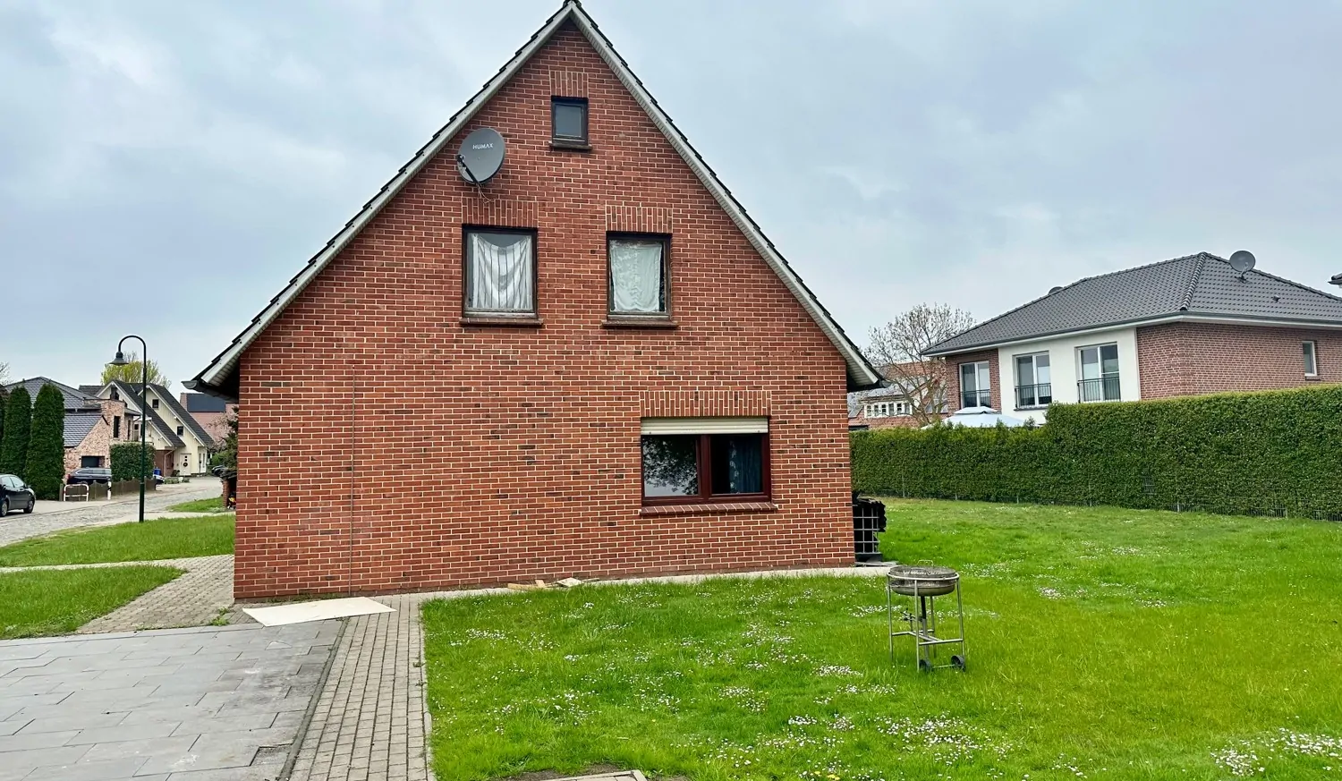 Viel Potential auf großem Grundstück - Sanierung oder Neubebauung