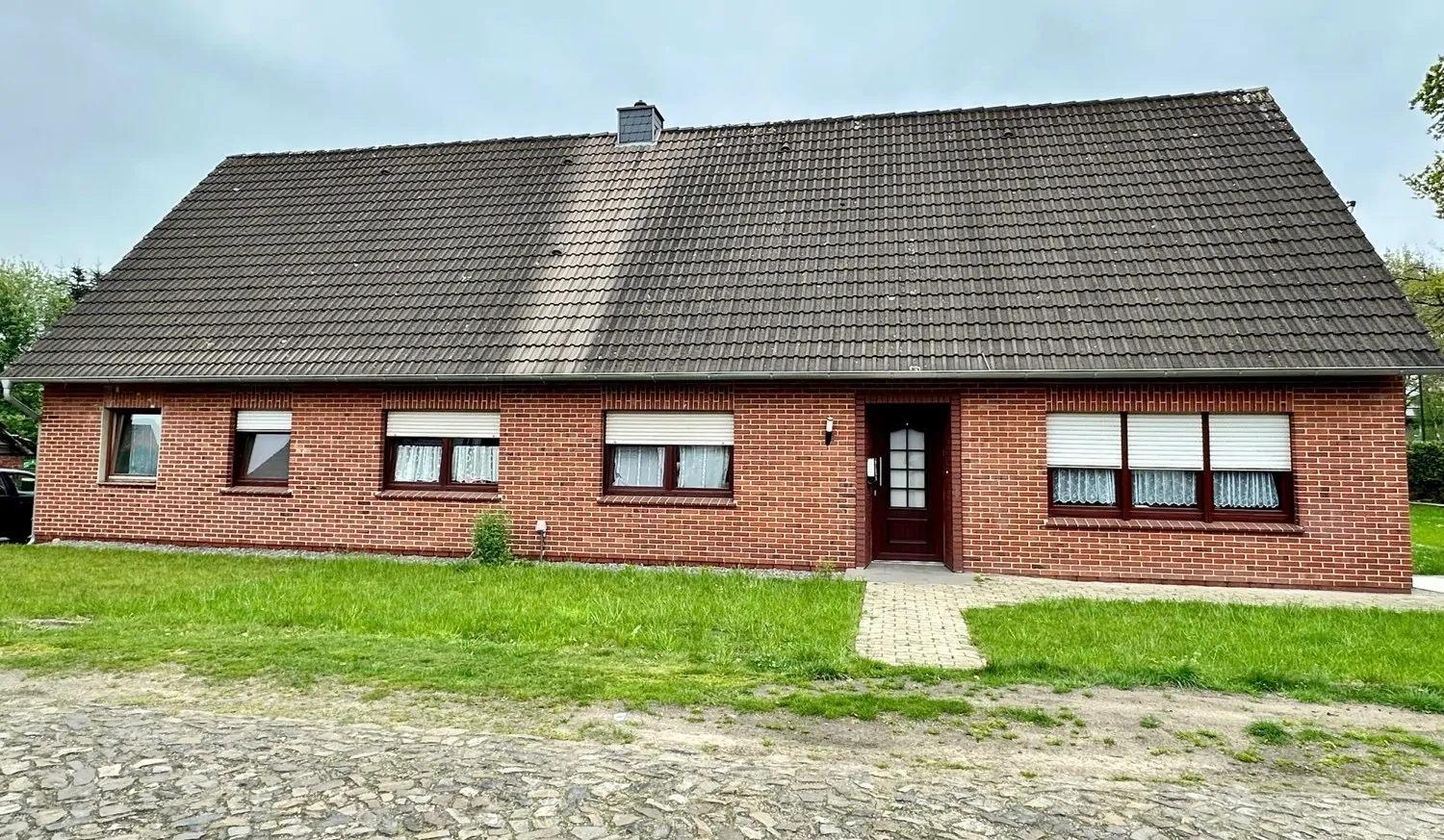 Viel Potential auf großem Grundstück - Sanierung oder Neubebauung