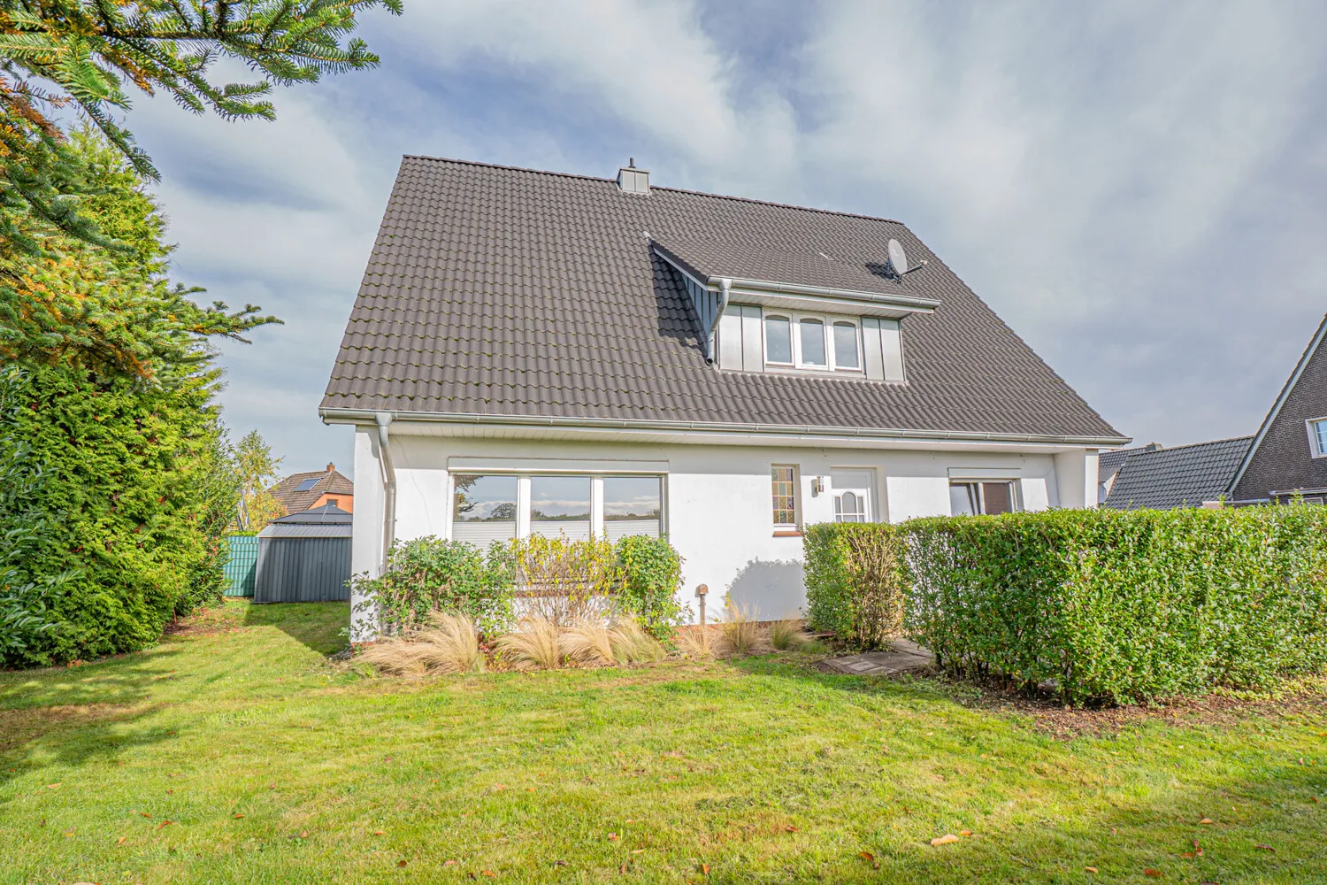 Family bliss - Modernized detached house with sunny garden