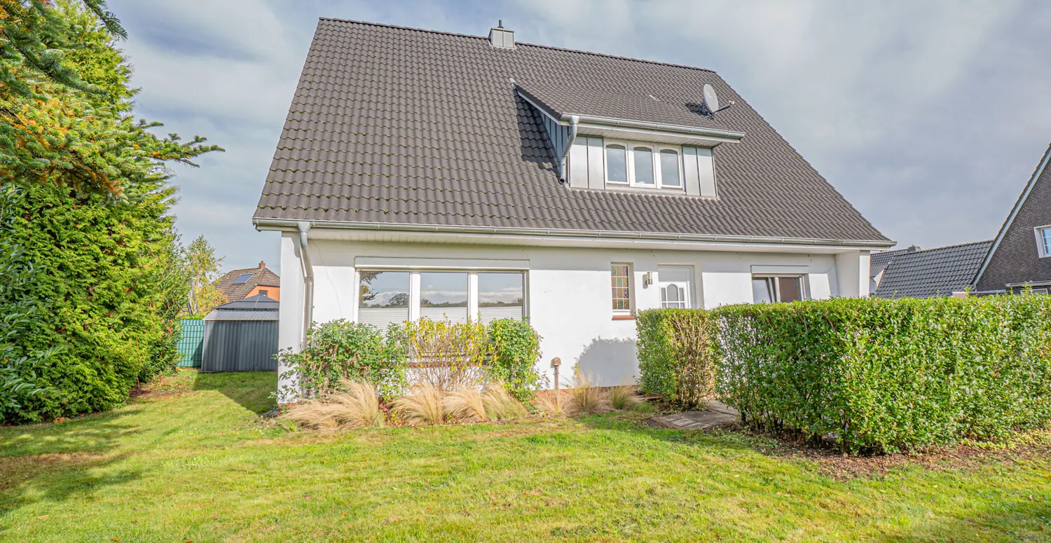 Familienglück - Modernisiertes Einfamilienhaus mit sonnigem Garten