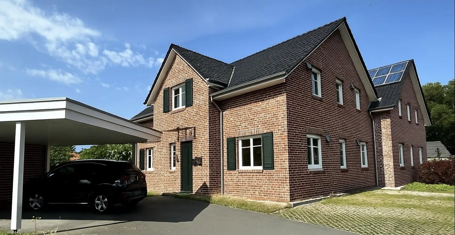 Top-Lage: Moderne Haushälfte mit zwei attraktiven Wohnungen