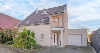 von_poll_real_estate_property_25196053_image_0