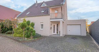 von_poll_real_estate_property_25196053_image_1