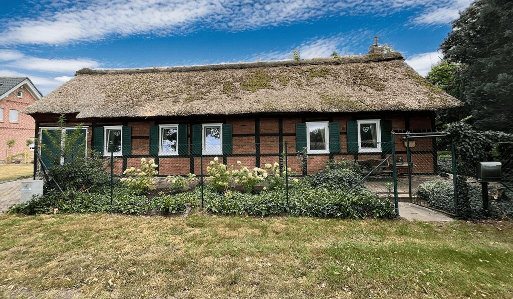 Idyllisches Wochenendhäuschen auf traumhaftem Grundstück