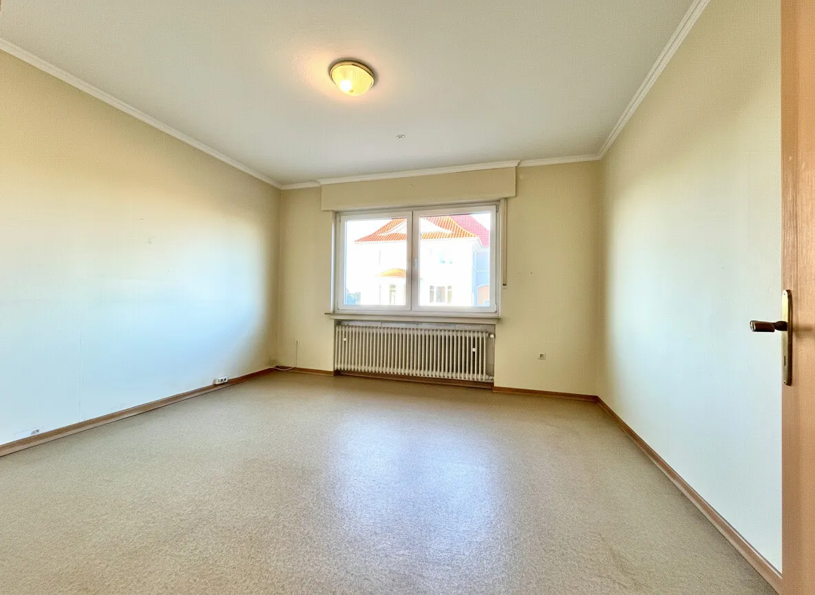 Viel Platz, viele Möglichkeiten: Zweifamilienhaus mit Entwicklungspotenzial