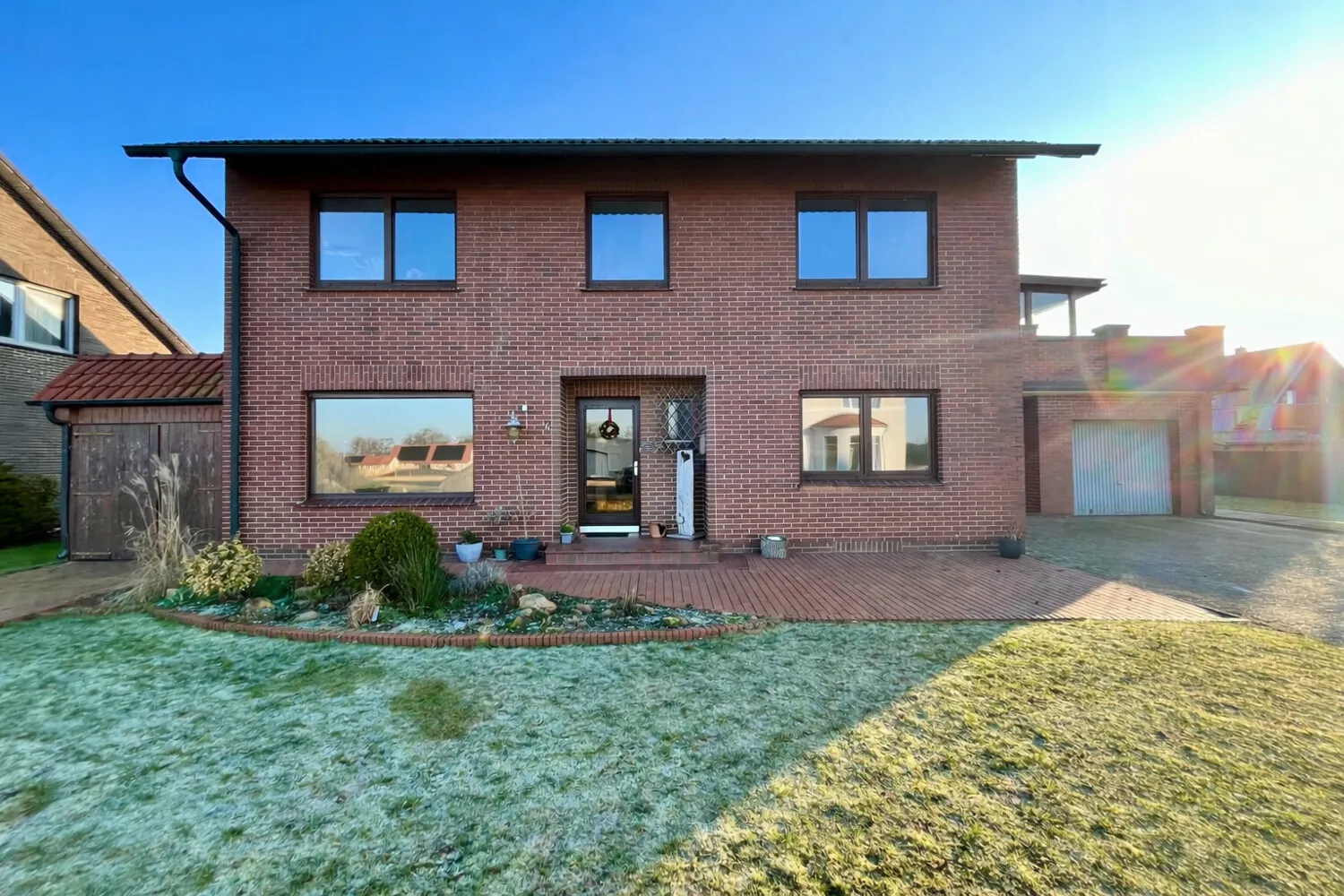 Viel Platz, viele Möglichkeiten: Zweifamilienhaus mit Entwicklungspotenzial