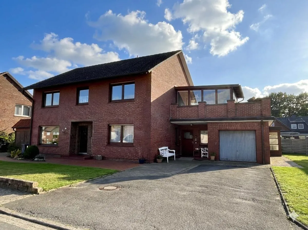 Viel Platz, viele Möglichkeiten: Zweifamilienhaus mit Entwicklungspotenzial