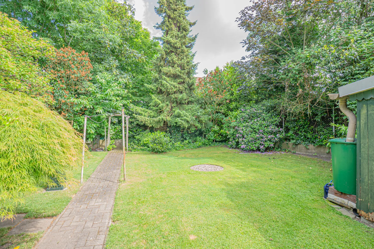 Charmantes Zweifamilienhaus in zentrumsnaher Lage