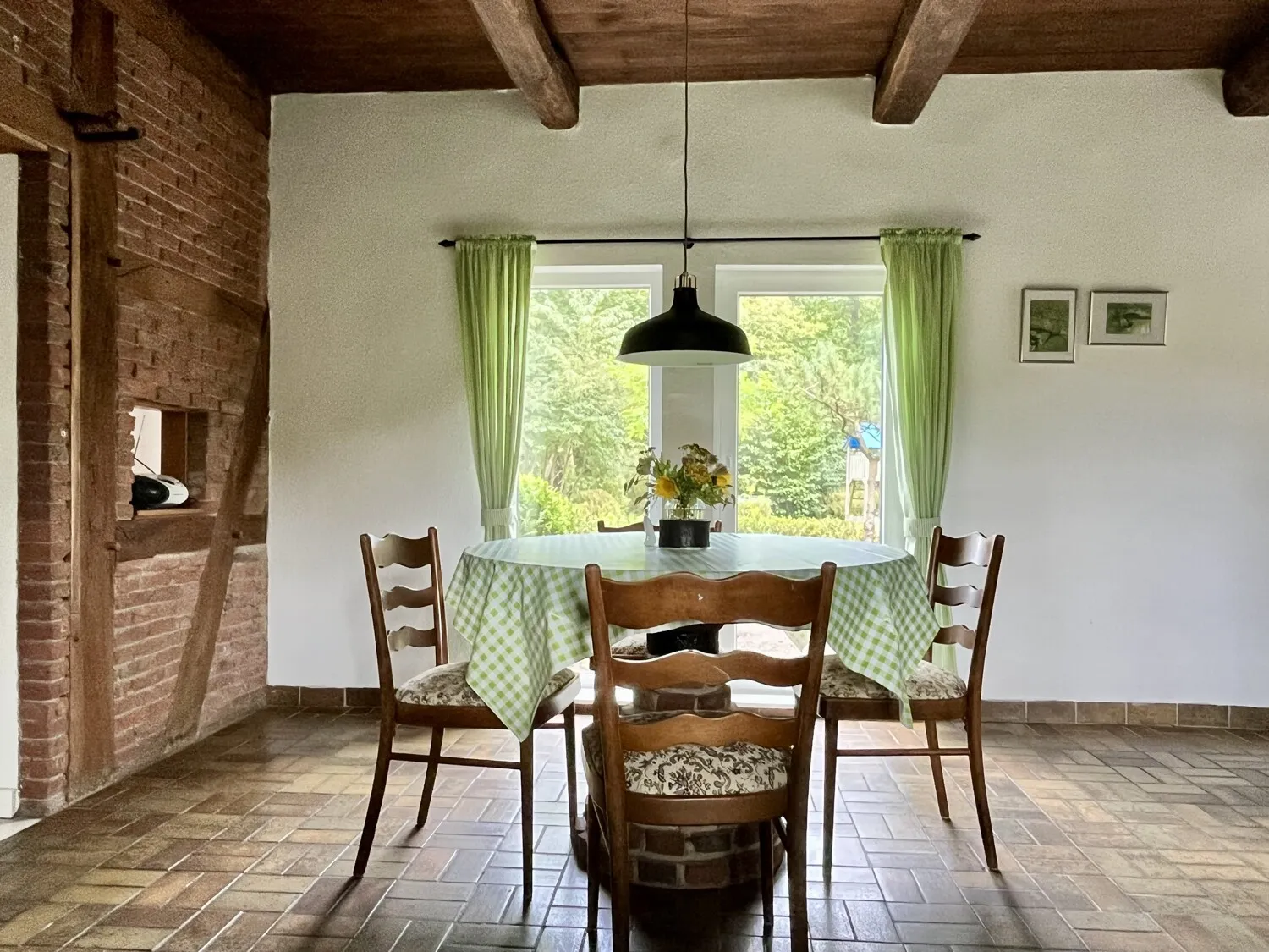 Idyllisches Wochenendhäuschen auf traumhaftem Grundstück